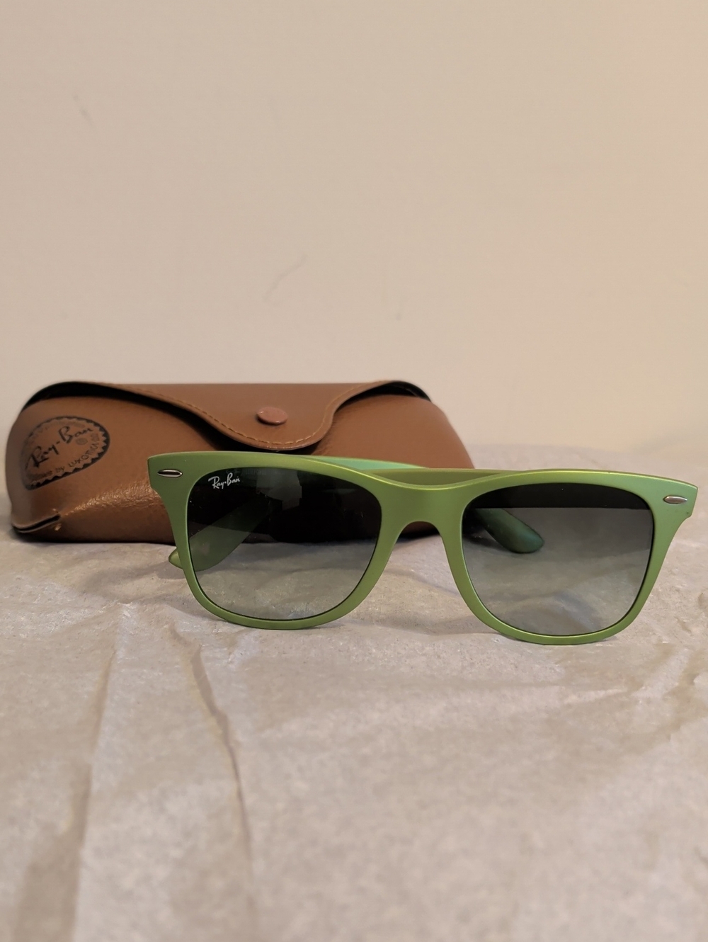 Ray-Ban Wayfarer Matte Green Sunglasses